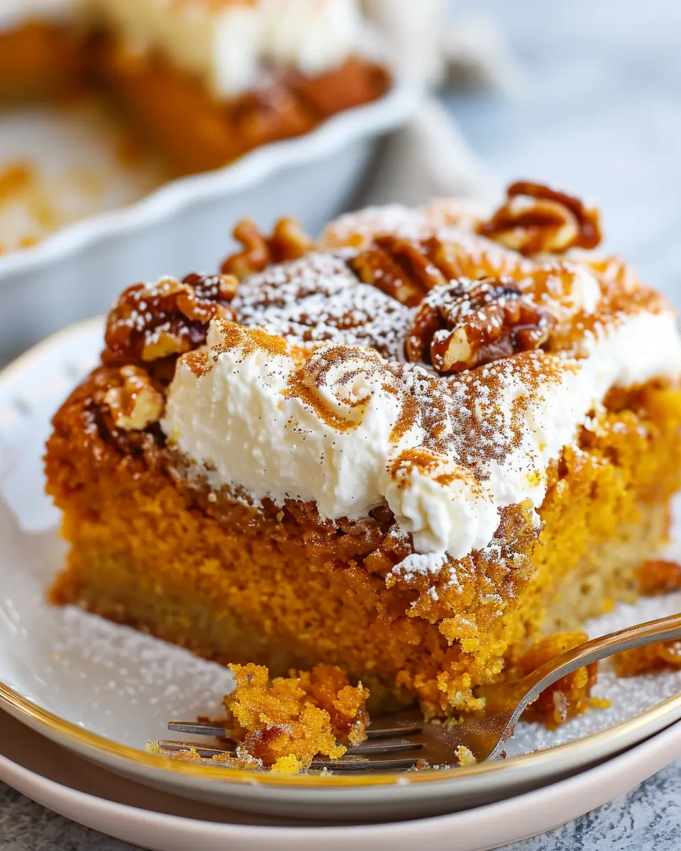 Easy Pumpkin Dump Cake: Indulgent Delight for Autumn Gatherings