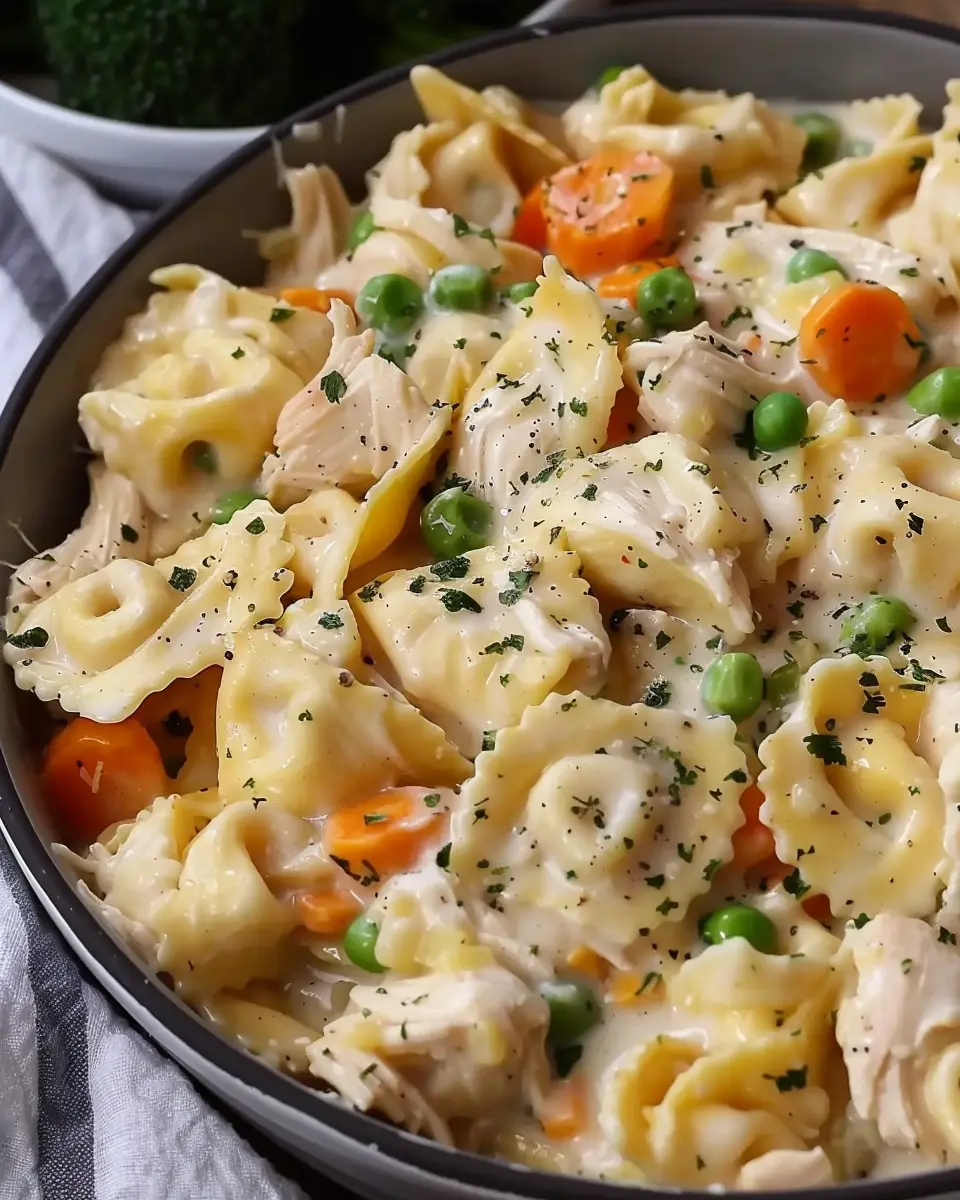 Crockpot Cheddar Chicken Pot Pie Tortellini: Easy Comfort Food Delight